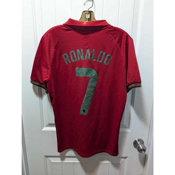 Cristiano Ronaldo #7 Red Jersey Portugal Men's Size M Athletic - Picture 2 of 9